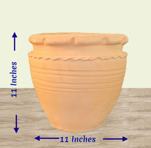 Load image into Gallery viewer, Handmade Clay Planter, Natural Terracotta plant pot, flower pots with Saucer, Pottery flower pots
